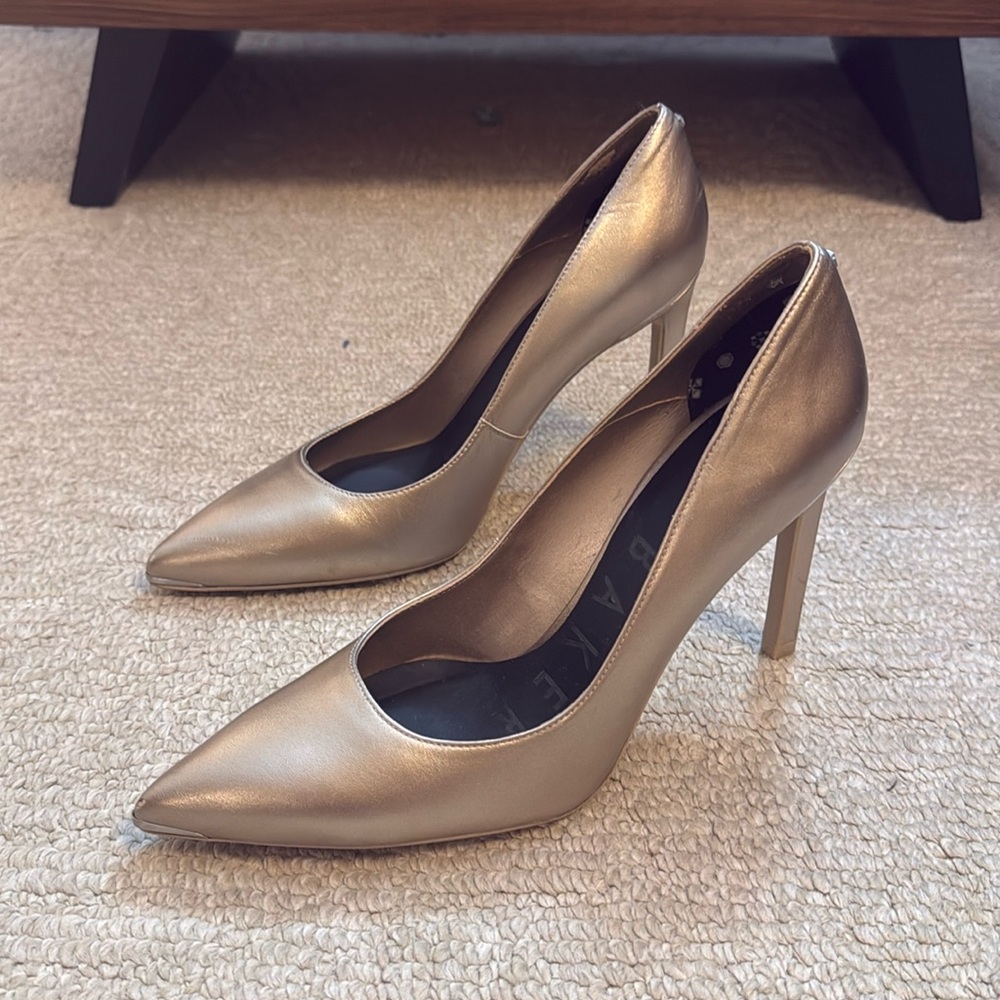 Ted Baker pump
